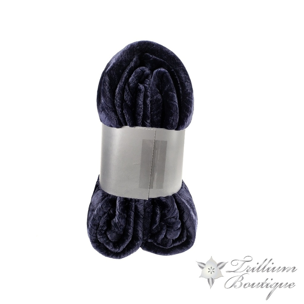 Monte & Jardin Embossed Luxury Velvet Throw Blue - Picture 4 of 7